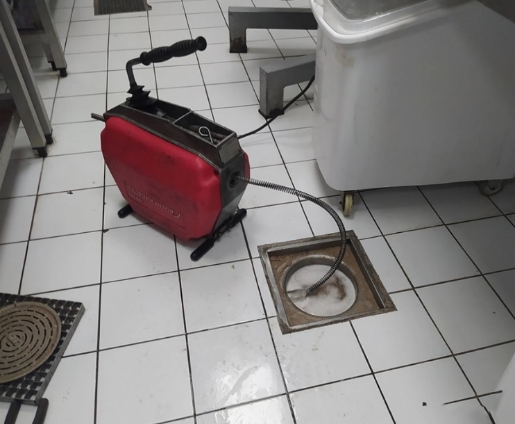 Şekerpinar'da Tıkalı Mutfak gider borusu açan firmalar