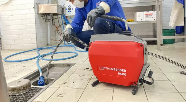 Şekerpinar'da Tesisatci Gider Klozet Açma 