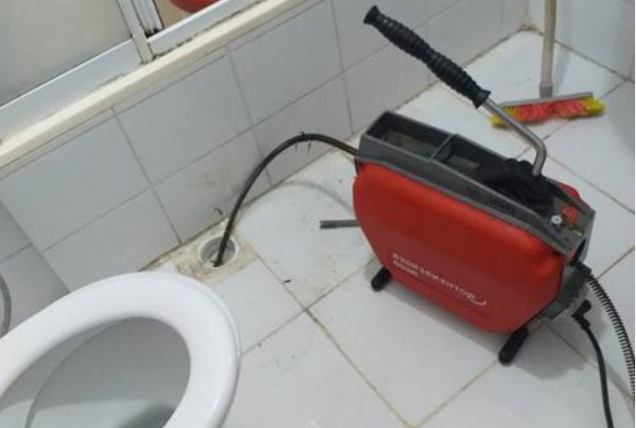 Şekerpinar'da Kırmadan Tıkanıklık Açma